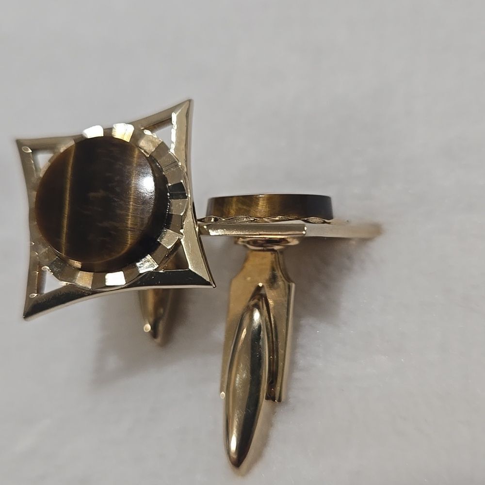 Cufflinks With Natural Tigers Eye Stone